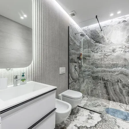 דירה Modern Beachside Oasis