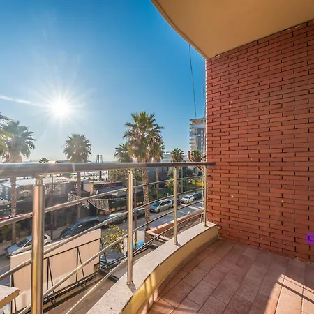 Modern Beachside Oasis * דורס
