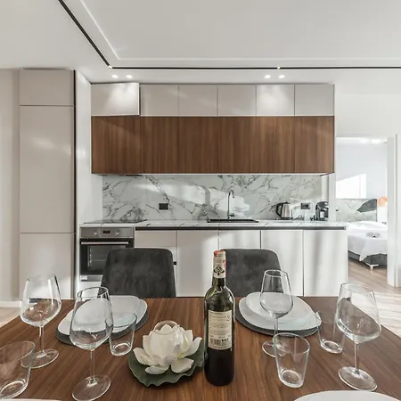 Modern Beachside Oasis דורס